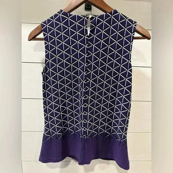 Calvin Klein Purple Geometric Sleeveless Blouse- size Petite X- Small - Picture 6 of 6